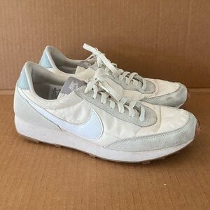 Nike Women's DBreak Lifestyle Shoes | US 8.5